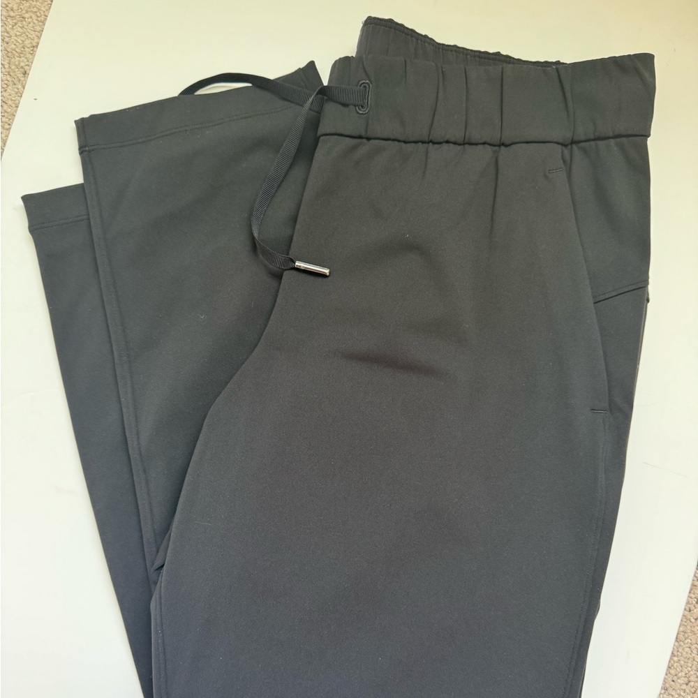 Lululemon on the fly pant